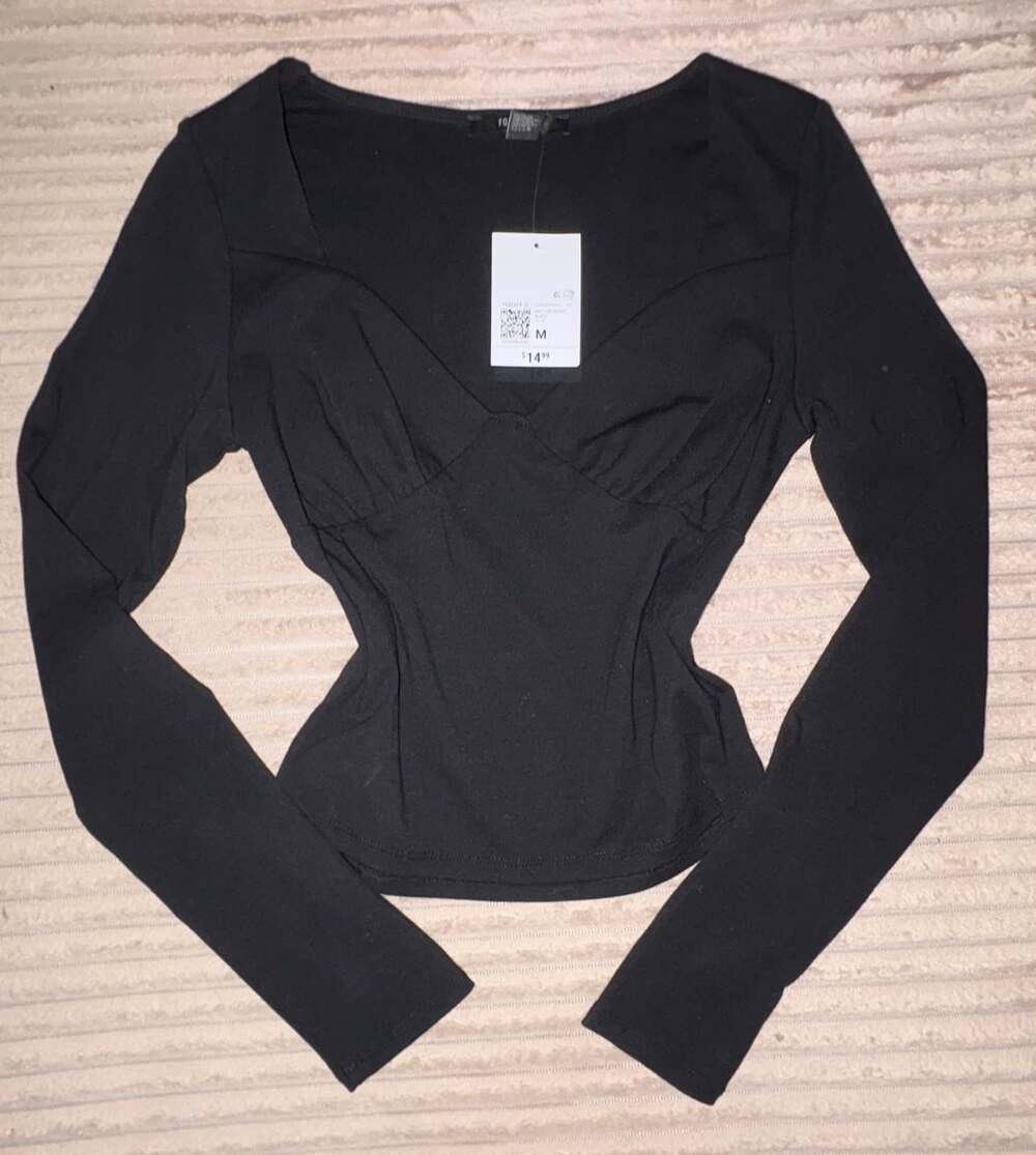 Forever 21 Black Long Sleeve Knit Shirt Corset Style Sweetheart Neckline Size M